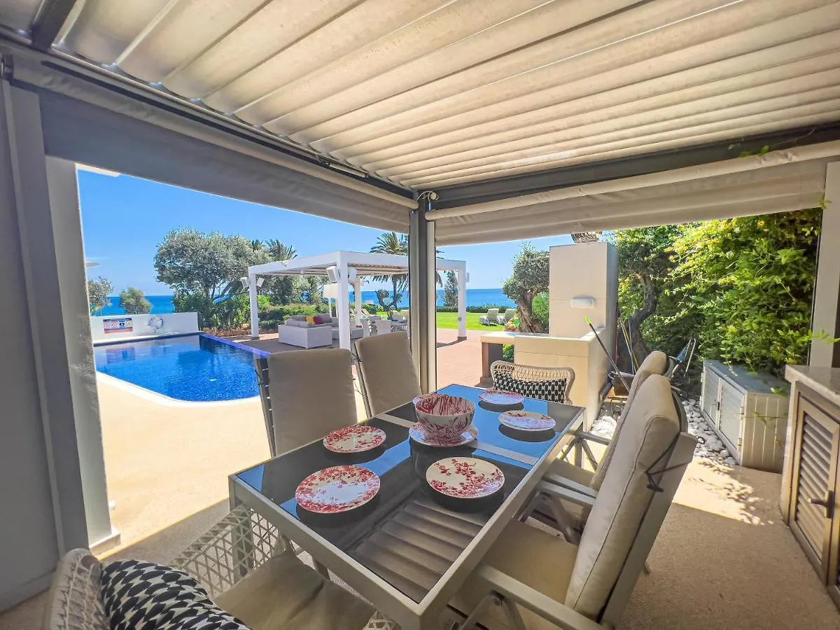 פרוטאראס Erato Seafront Luxury Villa קפריסין