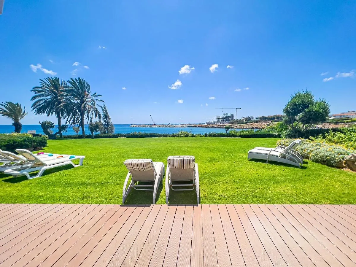 פרוטאראס Erato Seafront Luxury Villa 0*,  קפריסין