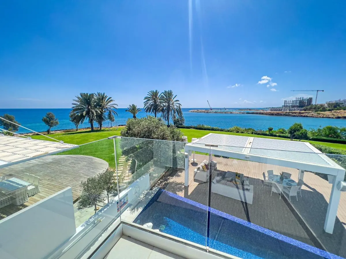 פרוטאראס Erato Seafront Luxury Villa